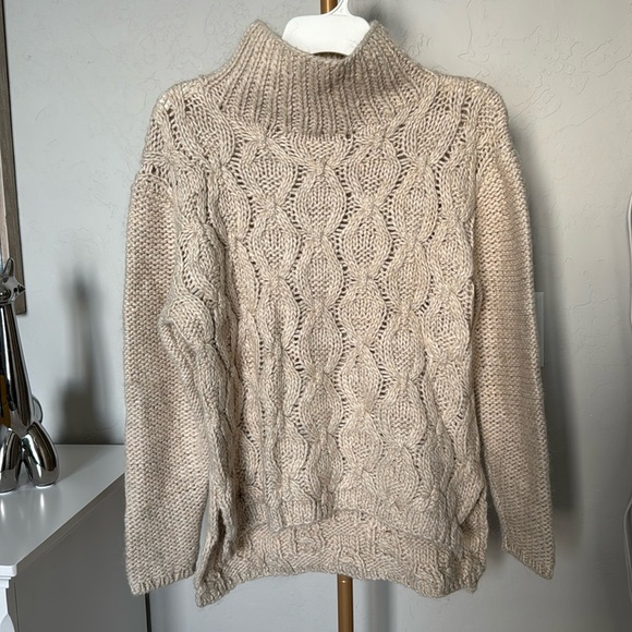 H&M Sweaters - H&M Women’s Alpaca & Wool Cable Sweater Size Small